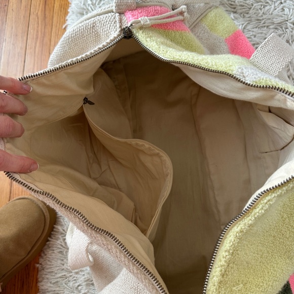 Universal Threads Colorful Women's Beach Bag - Picture 4 of 8